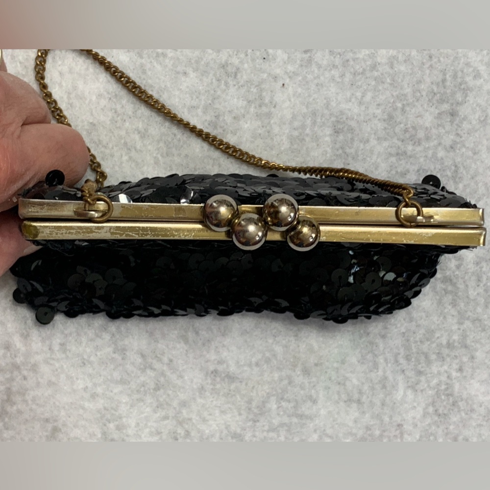 VINTAGE BLACK SEQUINED MINI KISSLOCK PURSE W/ CHAIN HANDLE - Picture 7 of 7